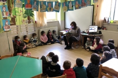 Η συγγραφέας κ Νικολούδη Φυλλιώ στο Νηπιαγωγείο μας. (1)